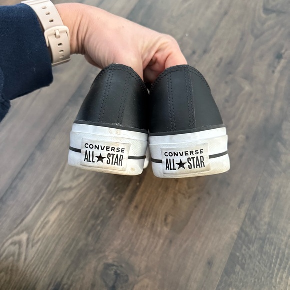 Converse Women Low Top Leather Platform Lace Up Tennis Shoe Sneakers Size 8Black - Picture 4 of 5